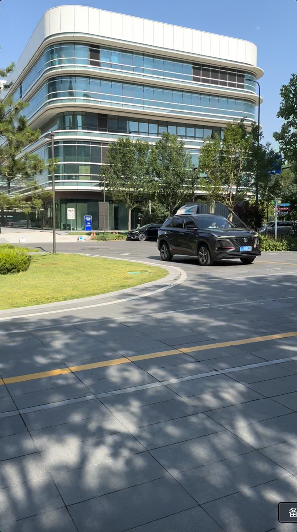 10分鐘一班免費(fèi)擺渡，文鋒停車(chē)讓旅程輕松啟程
